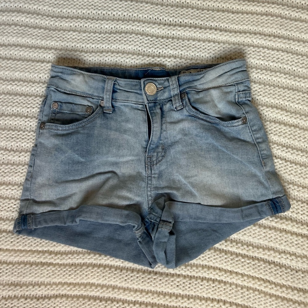 Indigo Rein, Light Wash Denim Shorts, Size 1